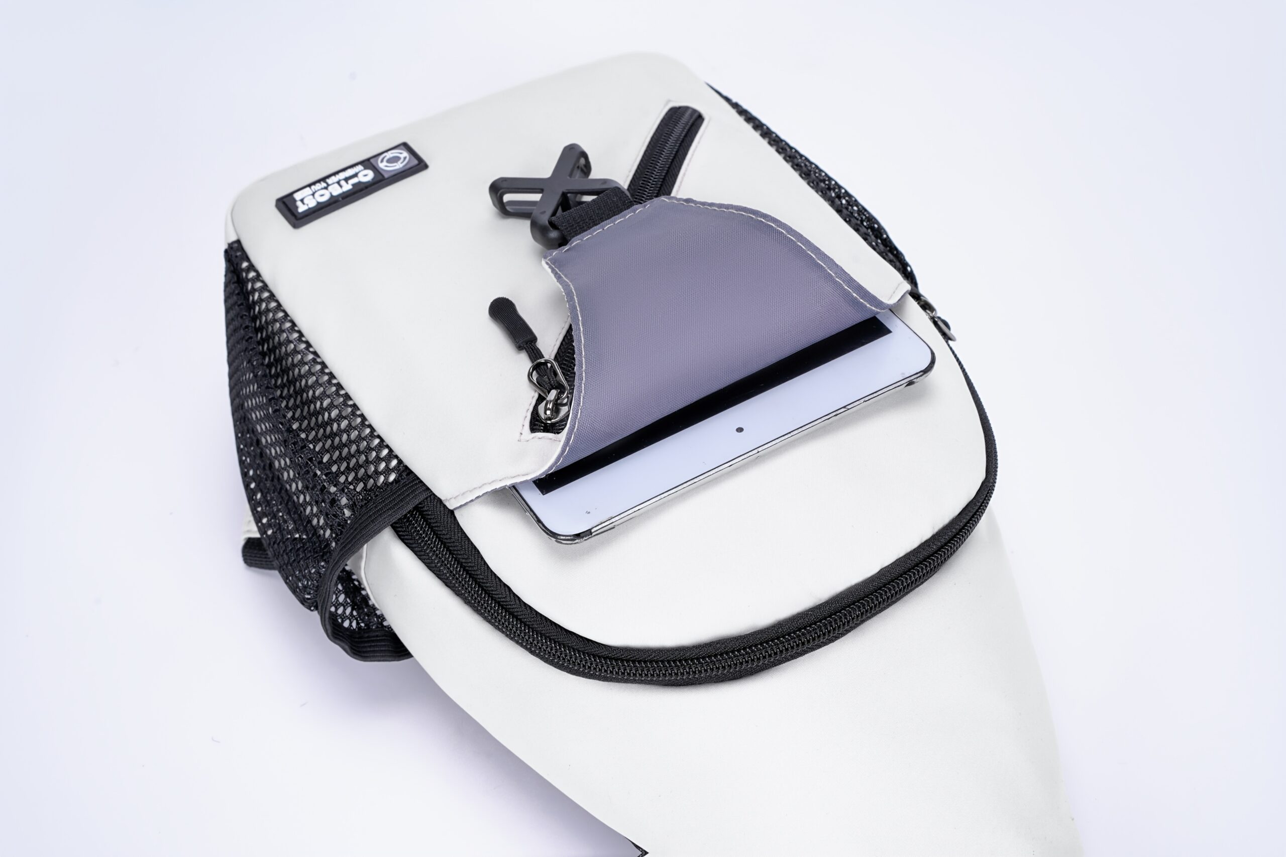 Sportlicher Sling-Rucksack & Handy-Armtasche im Set – Leicht & Funktional – Bild 11